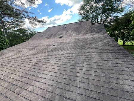 3 Reasons You Should Consider Roof Cleaning in Fort Payne, AL